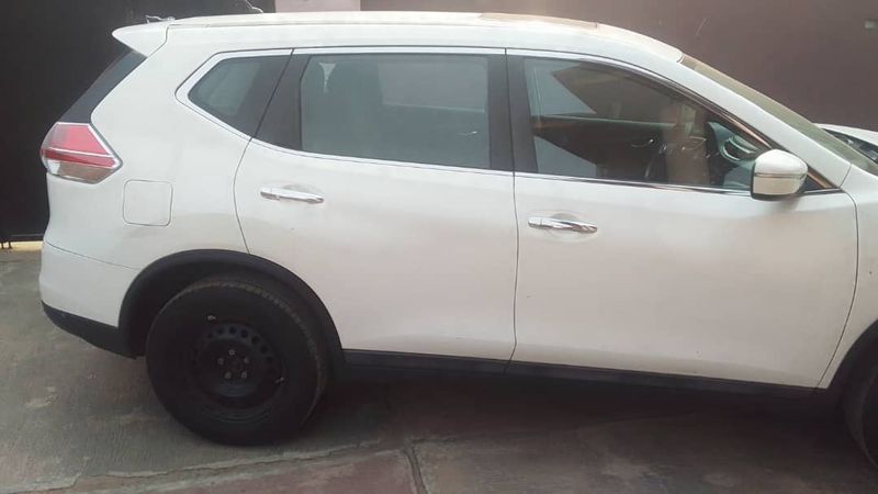 Thumbnail 2 of 2014 Nissan Rogue SE